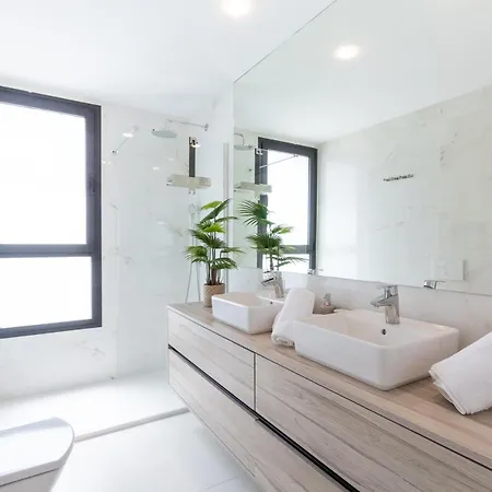 Luxury 3-bdr *